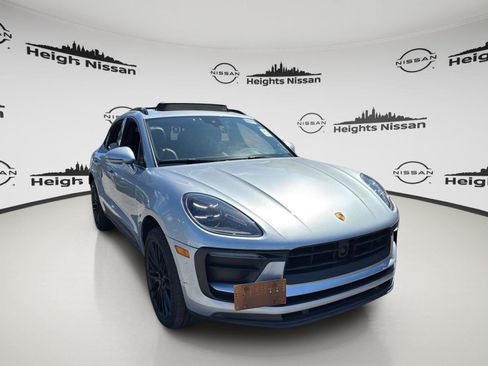 Used 2024 Porsche Macan AWD/4WD image 8