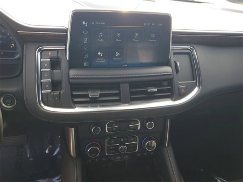 Used 2024 Chevrolet Suburban Premier image 15