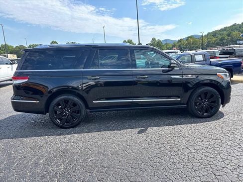 Used 2023 Lincoln Navigator L Reserve w/ Equipment Group 201A AWD/4WD image 9