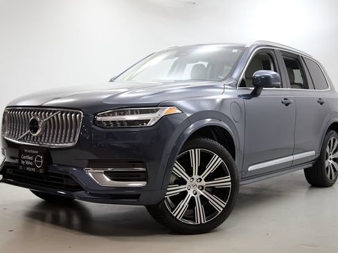 Used 2024 Volvo XC90 T8 Ultimate w/ Protection Package Premier AWD/4WD image 2