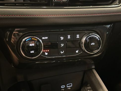 Used 2024 Chevrolet TrailBlazer RS w/ Convenience Package AWD/4WD image 15