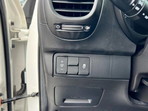 Used 2018 Kia Soul + image 32