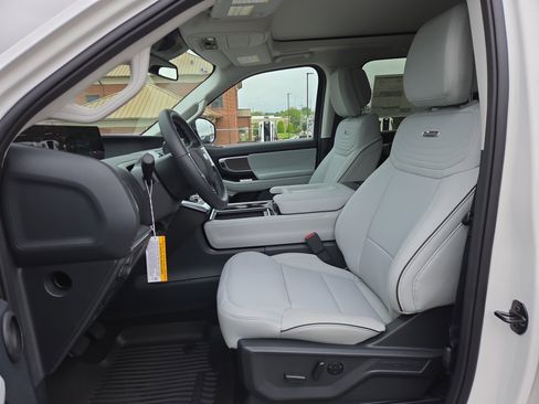 New 2026 Ford Expedition Platinum AWD/4WD image 6