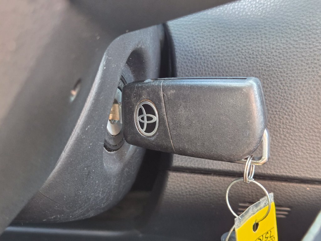 Used 2021 Toyota Corolla LE FWD image 24