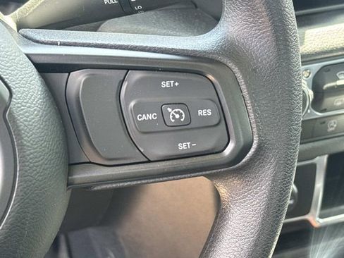 Used 2024 Jeep Gladiator Sport image 29