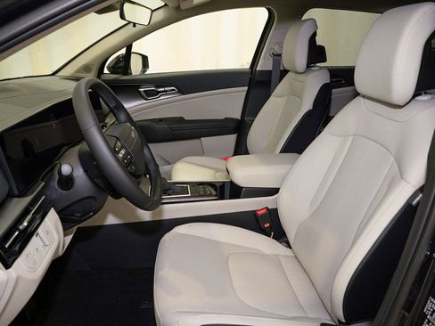 New 2026 Kia Sportage EX FWD image 12