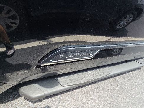 Used 2025 Toyota Tundra Platinum AWD/4WD image 4