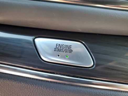 Used 2024 Buick Enclave Essence image 37