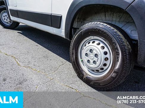 Used 2025 RAM ProMaster 2500 w/ Convenience Group FWD image 17