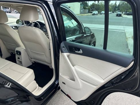 Used 2014 Volkswagen Tiguan SEL FWD image 20