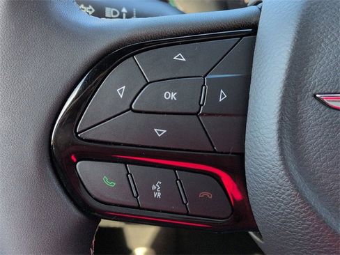 Used 2023 Chrysler Pacifica Limited w/ Uconnect Theater Family Group image 27