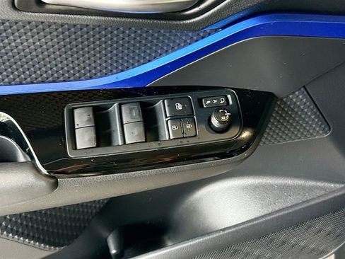 Used 2021 Toyota C-HR XLE image 17