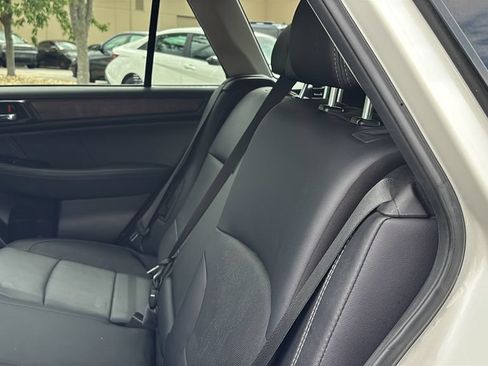 Used 2018 Subaru Outback 3.6R Limited AWD/4WD image 28