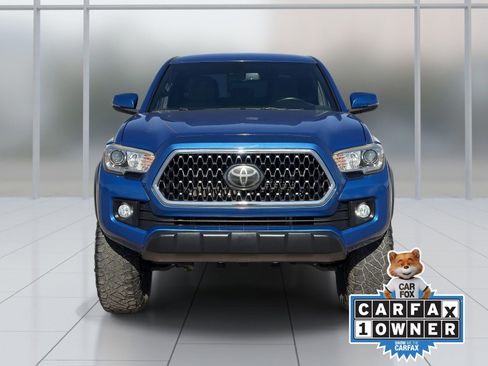 Used 2018 Toyota Tacoma TRD Off-Road w/ Technology Package image 9