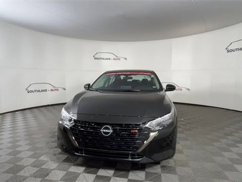 Certified 2025 Nissan Sentra SR image 3