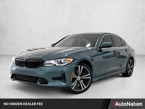 Used 2021 BMW 330i Sedan w/ Executive Package RWD image 1