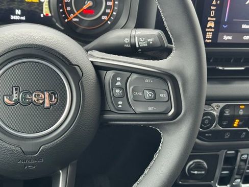 Used 2025 Jeep Wrangler Unlimited Rubicon w/ Steel Bumper Group image 21