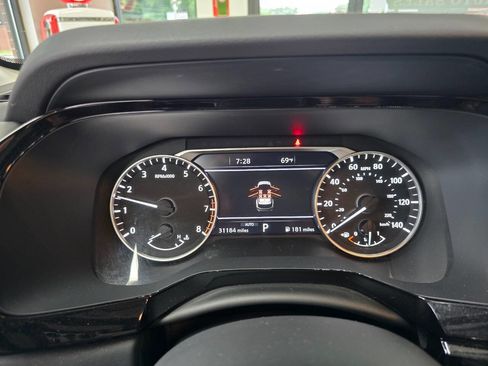 Used 2022 Nissan Pathfinder SL w/ SL Premium Package image 33