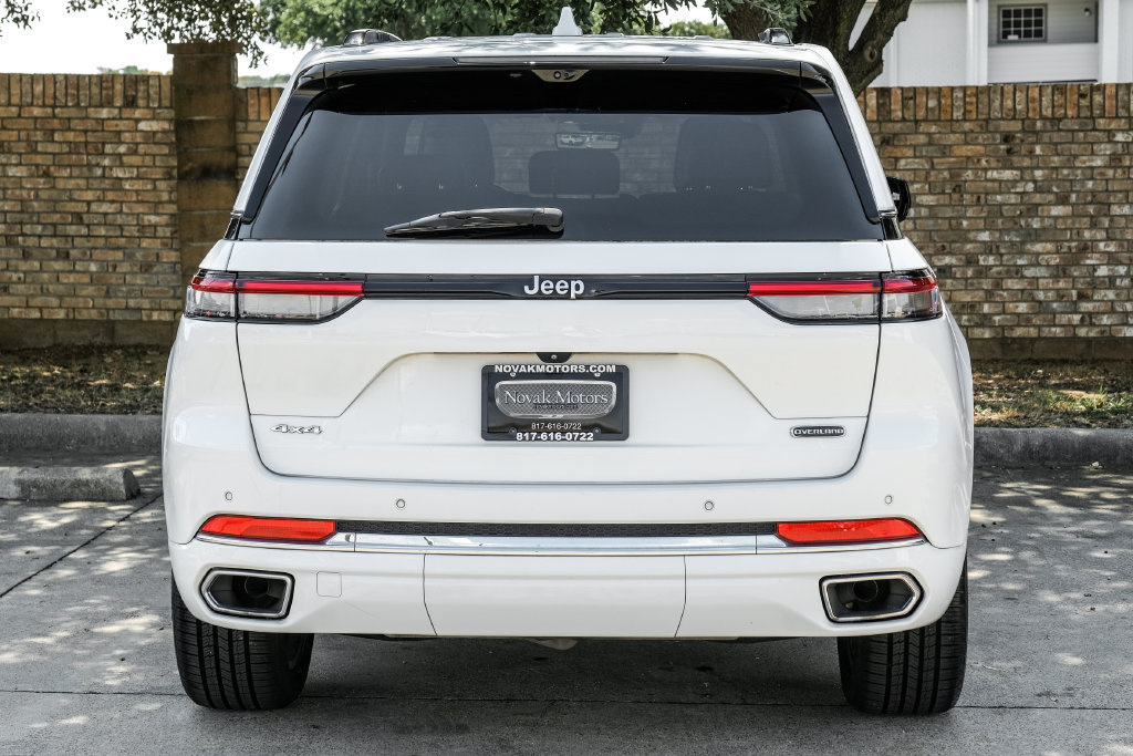 Used 2022 Jeep Grand Cherokee Overland w/ Luxury Tech Group IV AWD/4WD image 19