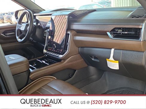 Used 2025 GMC Yukon Denali Ultimate AWD/4WD image 31