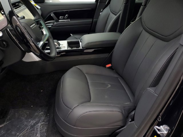 Certified 2026 Land Rover Range Rover Long Wheelbase SE AWD/4WD image 19