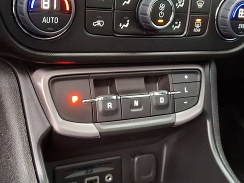 Used 2023 GMC Terrain AT4 image 15