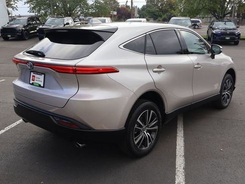 Used 2024 Toyota Venza LE image 7