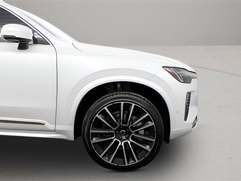 New 2026 Volvo XC60 B5 Plus w/ Protection Package Premier image 22