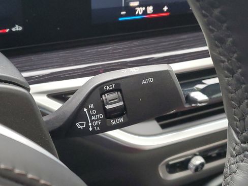 Used 2024 BMW X6 xDrive40i w/ Premium Package image 16