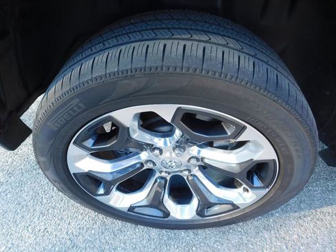 Used 2020 RAM 1500 Limited image 8