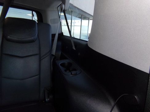 Used 2019 Cadillac Escalade ESV Luxury image 23