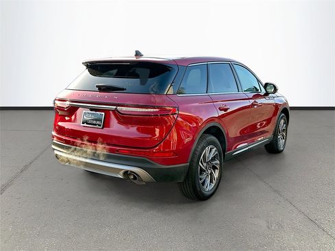 Used 2025 Lincoln Corsair AWD w/ Equipment Group 101A image 7