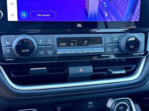 Used 2024 Toyota Grand Highlander Limited image 19