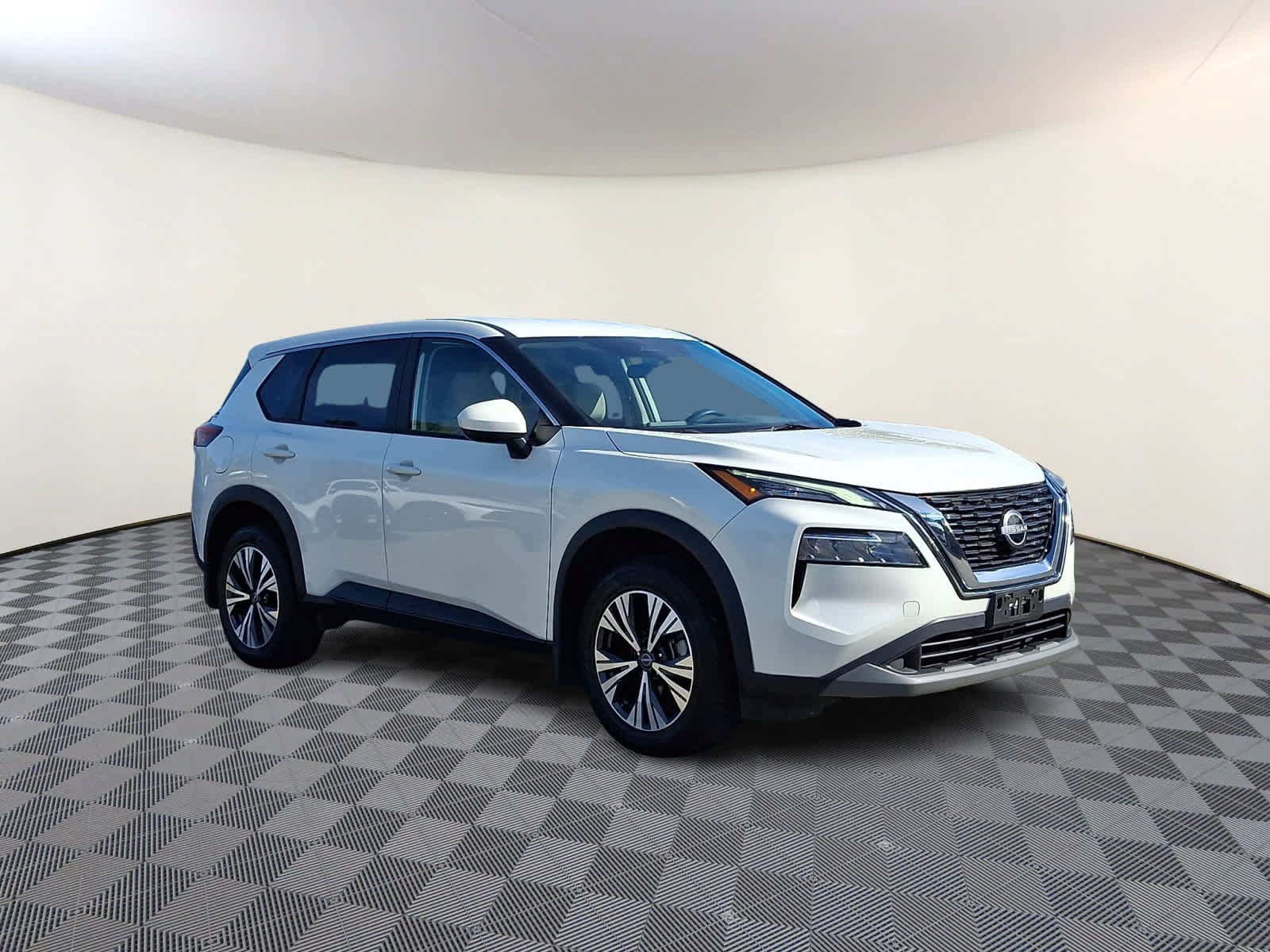 Used 2023 Nissan Rogue SV AWD/4WD image 4