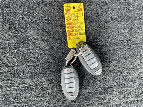 Used 2022 Nissan Rogue SV w/ SV Premium Package image 23