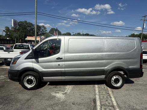 Used 2023 Ford Transit 250 Low Roof RWD image 5