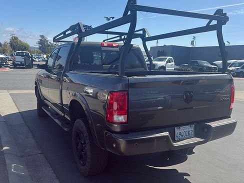 Used 2018 RAM 2500 Big Horn w/ Sport Appearance Group AWD/4WD image 4
