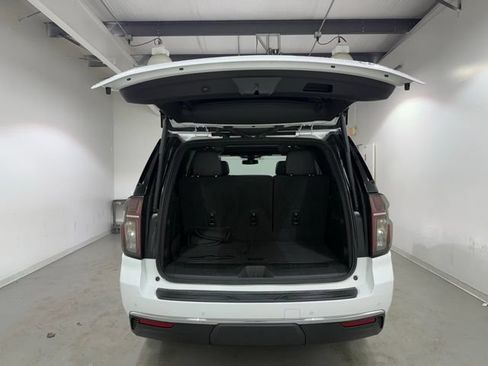 Certified 2022 Chevrolet Tahoe LT w/ Luxury Package AWD/4WD image 8