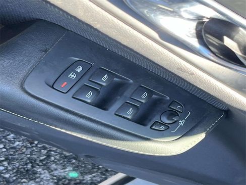 Used 2019 Volvo S60 T6 R-Design image 19