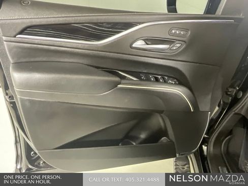 Used 2023 Cadillac Escalade Sport AWD/4WD image 16