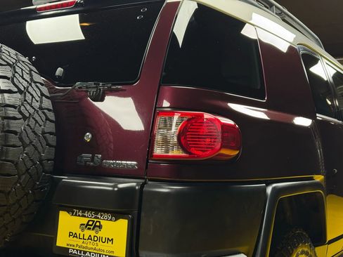 Used 2007 Toyota FJ Cruiser 4WD image 8