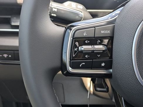 New 2026 Kia Carnival EX FWD image 32