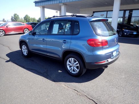 Used 2017 Volkswagen Tiguan S image 3