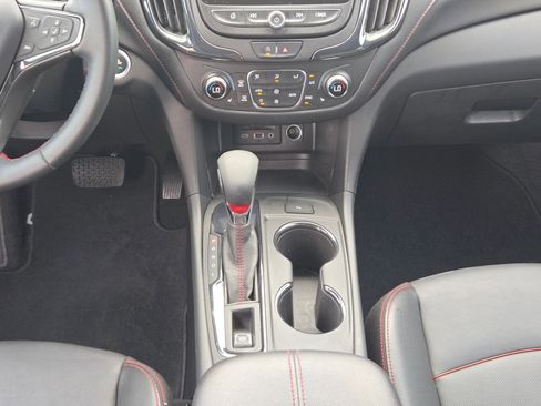 Certified 2024 Chevrolet Equinox RS w/ RS Leather Package FWD image 17