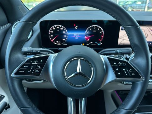 Certified 2025 Mercedes-Benz GLA 250 image 27