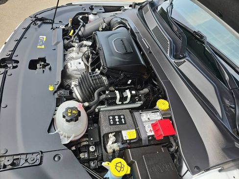 Certified 2023 Jeep Compass Limited AWD/4WD image 37