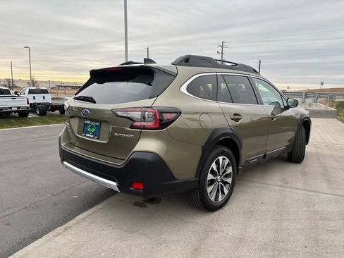 Used 2023 Subaru Outback Limited image 3