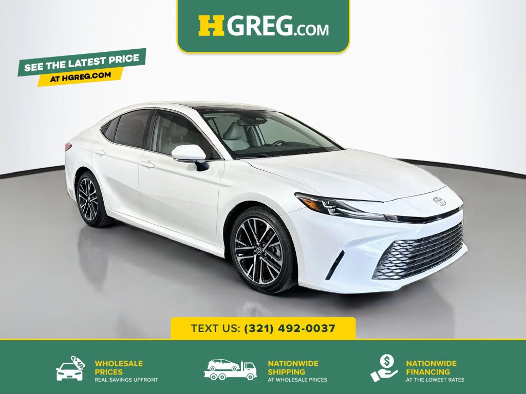 Used 2025 Toyota Camry XLE FWD image 1