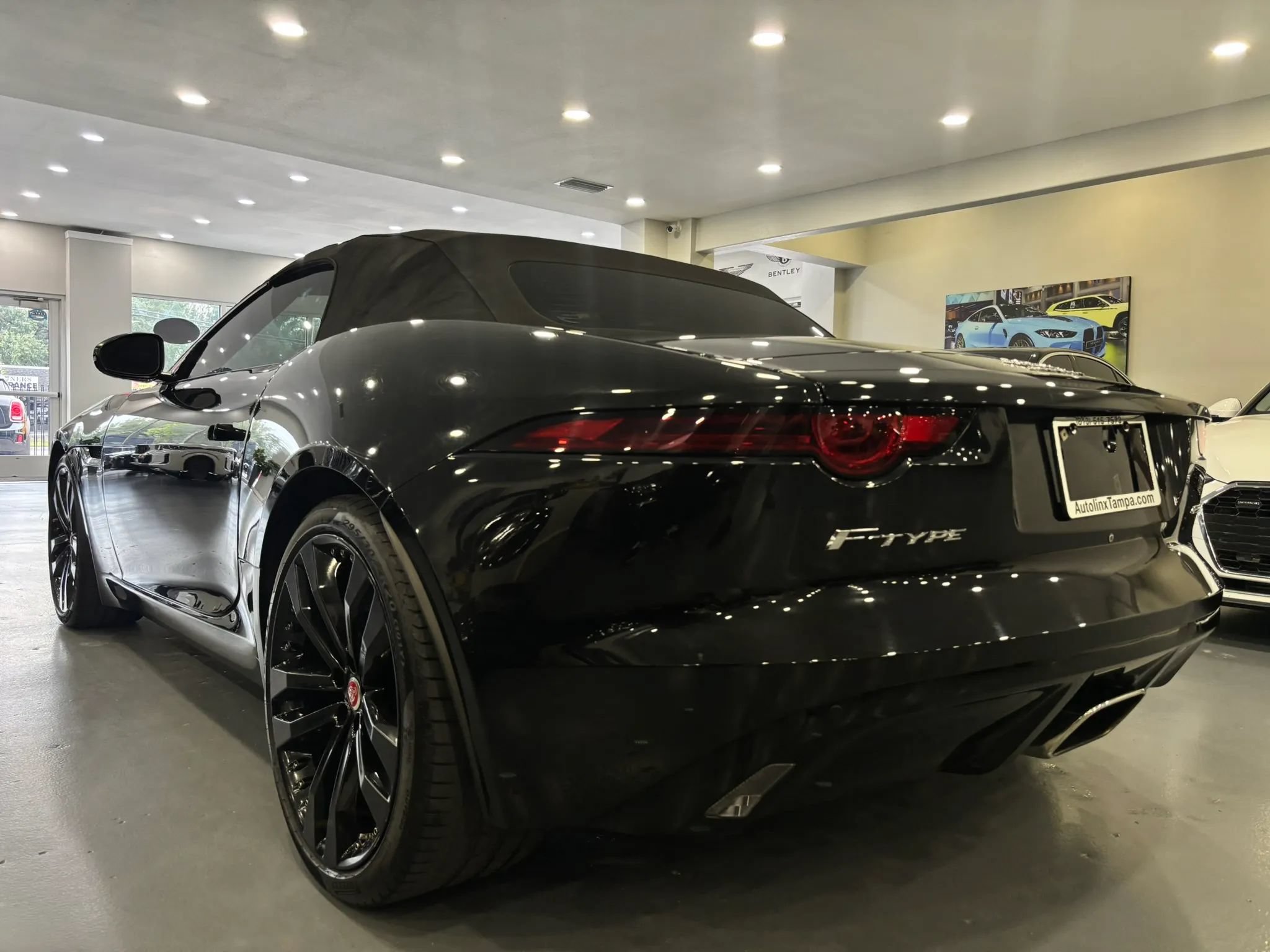 Used 2020 Jaguar F-TYPE Convertible RWD image 5