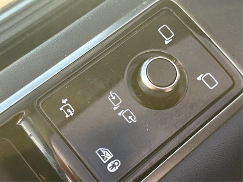 Used 2020 Land Rover Range Rover Sport HSE Dynamic image 39